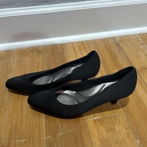 Stylish Abella Women's Low Heel Shoes - Black, Size 7